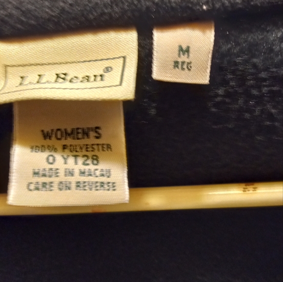 LL Bean Navy Blue Long sleeve Wool Sweater Size P Med - Picture 7 of 7